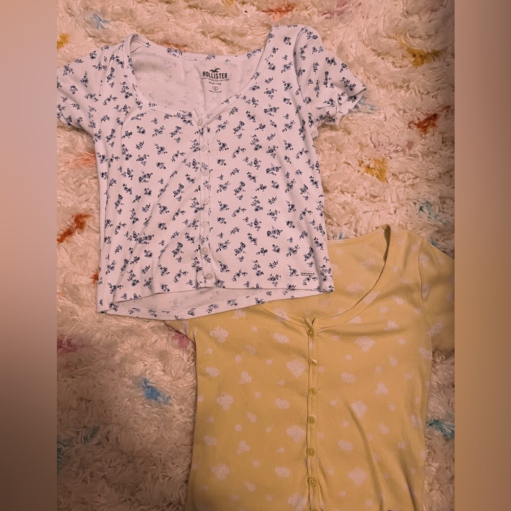 These are the cutest summer tops from Hollister!! Super cheap and affordable 💗